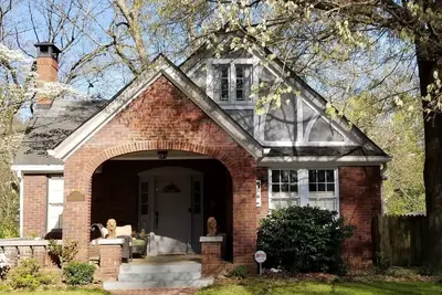 Image de Adorable demeure historique à deux pas de l'aéroport, des stades et des sites touristiques Atl