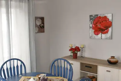 Image de Une maison entière située dans un petit village pittoresque appelé Santo António