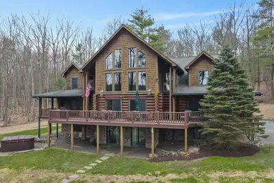 Image de Lakefront de luxe Custom Home Connexion. Parfait pour les voyages de ski et escapades!