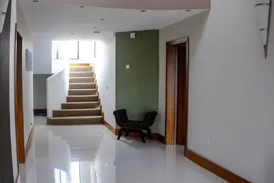 Image de Maison spacieuse moderne à côté de la plage et du golf