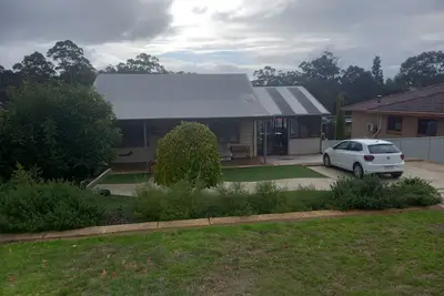 Image de Red Robin Cottage court séjour