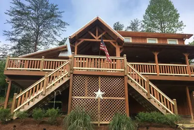 Image de Nouveau! Log Cabin / Farmhouse Decor Famille & Business Friendly 5 Minutes de la ville