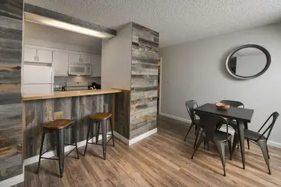 Image de Condo 2 chambres à Vail! Nouvellement rénové à l'intérieur du pavillon Evergreen, unité 523