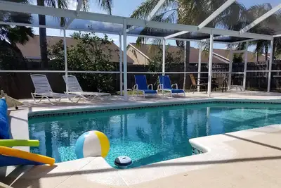 Image de 3 chambres 2 salles de bain - Accueil piscine - Riverview - Chiens ok - 4 nuits minimum