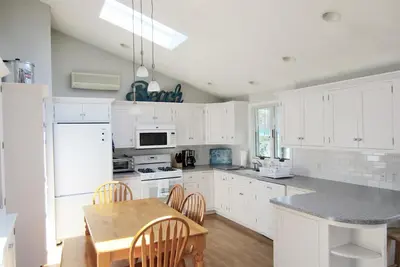 Image de Location à la semaine estivale: à pied de la plage - Une Semaine De Gauche - 500 $ de réduction - Seulement 2 500 $