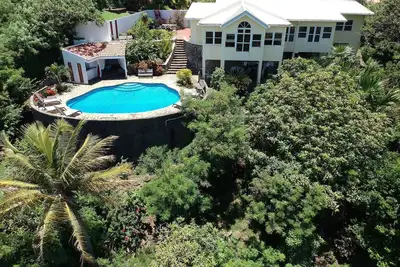 Image de Épice de vie. Une belle villa des Caraïbes avec des vues à couper le souffle