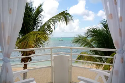 Image de Superbe studio pour deux avec vue sur l'océan et sa plage privée