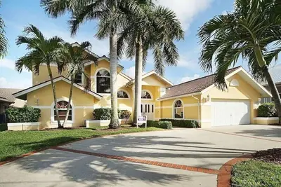 Image de Epic Riverfront - Salle de sport | Piscine | Spa | 4br | Table de billard