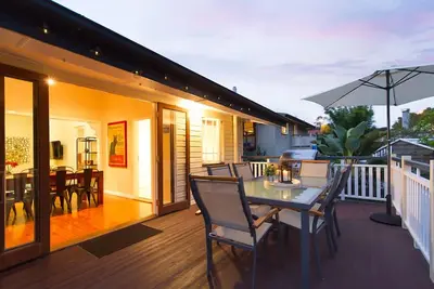 Image de Pour toute la famille / Wifi gratuit / 3Brm + coin étude / 1. 5 salles de bain / climatisation / animaux de compagnie / terrasse