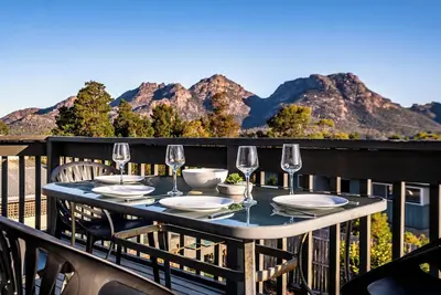 Image de The Lookout ~ Situé dans le centre de Coles Bay