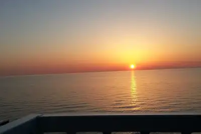 Image de Lake Home, 3-B / R, Ass. Plage privée, à seulement 360 pieds de Bluff