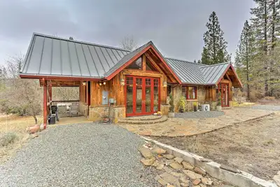 Image de Nouveau! Unique Remote Cabin - Par Shasta Trinity Forest