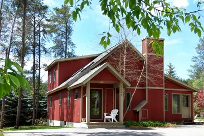 Image de Cozy Cabin on 8th Green at Crystal Mountain Resort -