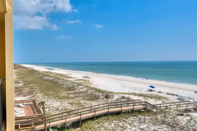 Image de Beachfront, Great Patio, & Gorgeous Views! 2 chambres / 2 salles de bain à Perdido Key, Fl