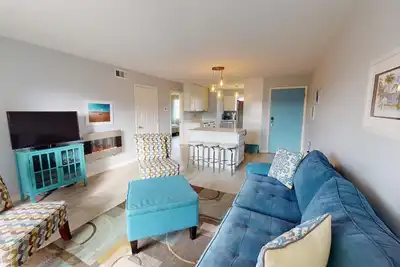 Image de Complexe riverain, 3 piscines, vue sur l'eau