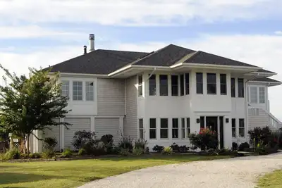 Image de Poneys itinérants, Peaceful Waterfront