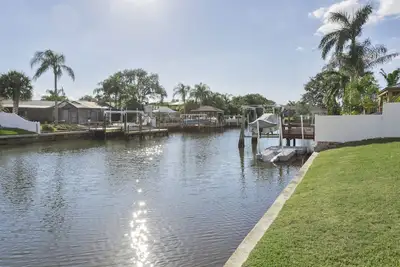 Image de Sensationnel! ! Magnifique Bord De L'Eau ** Bateau Disponible ** (lamantins et dauphins de kayak de poisson)