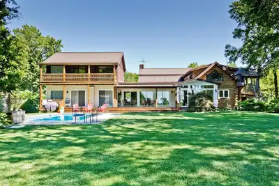 Image de Confortable, relaxant, spacieux et amusant! 6+ Acres Pool + Bay Waterfront par St Michaels