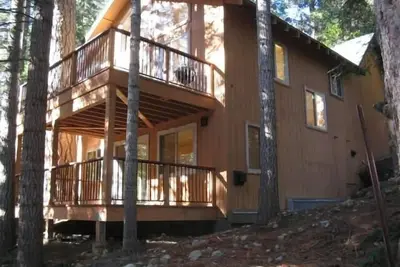 Image de Riverfront Luxury Cabin, Dodge Ridge, Fraise, Pinecrest