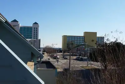 Image de Courte promenade à la plage. Grand quartier de la ville!
