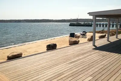 Waterfront Home, Hot Tub, Paddle Boards, Kayaks, salle de jeux!