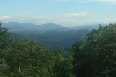 Image de 5br / 3. 5ba Nc Blue Ridge Mountain Cabine de luxe - Vues longues et Ada amical