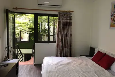 Image de Un nouveau jardin de maison moderne au centre-ville