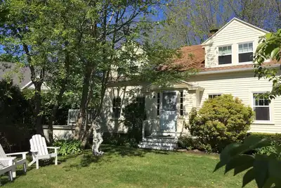 Image de 4 Bdrm Home - À pied de Perkins Cove, du centre-ville et de la plage