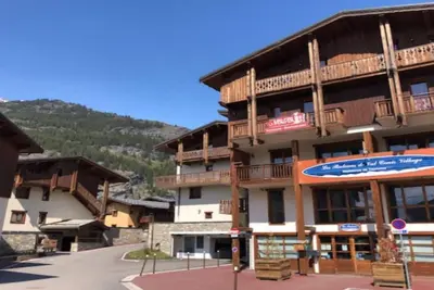 Image de appartement aux pieds dans résidence 4 étoiles avec accès à la piscine et spa