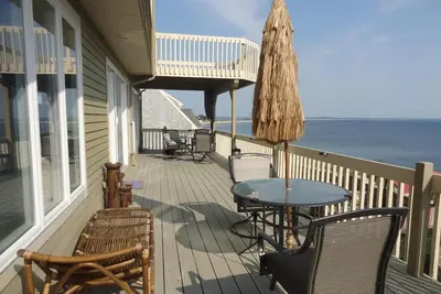 Image de Oceanfront Villa, A / C, Tv câblée, WiFi gratuit 2 ponts, grill extérieur, animaux acceptés