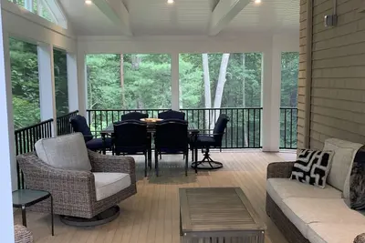 Image de Off Shore Road-Walk à la plage et Perkins Cove-pied des commerces et restaurants