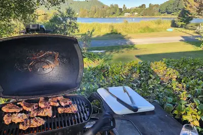 Image de Parfait quartier paresseux Lakeside Summer Bach ou Winter Adventure