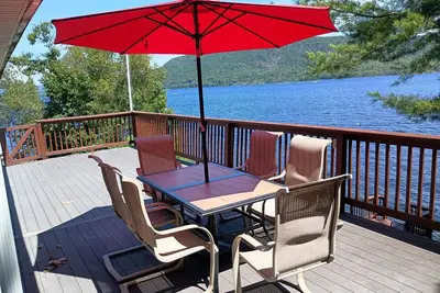 Image de Luxe surplombant le grand lac Sacandaga