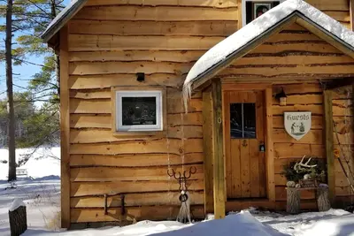 Image de 5 Star Magical Waterfront Cabin sur Papoose Pond! 25 minutes à Sunday River.