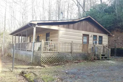Image de Cabane en rondins avec bain à remous près de Casino, Cherokee et Bryson City