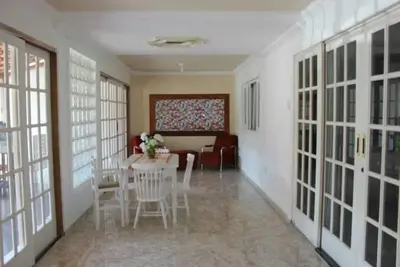 Image de Maison de vacances avec piscine à Bertioga, à 200 mètres de la plage