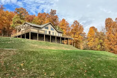 Image de Retraite privée spacieuse avec une vue imprenable sur la vallée de la page et les montagnes Blue Ridge