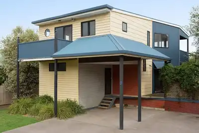 Image de Sunset Strip Beach House. WiFii gratuit, données illimitées