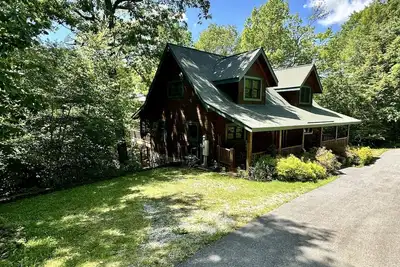 Image de 5 Br / 4 Ba à Highlands, Nc 10 couchages Table de billard, 2 cheminées, grandes terrasses