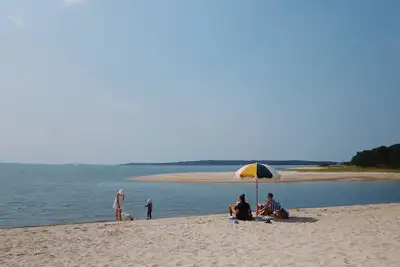 Image de Midcentury North Fork Beach House