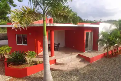 Image de Villa économique, animaux acceptés, Internet, piscine, A / C, à distance de marche de tout