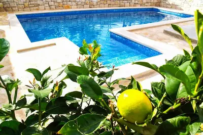 Image de Villa Dvornik avec deux piscines pour 3 familes, Sutivan, Île de Brac, Croatie