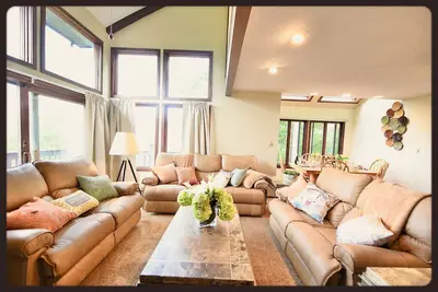 Image de ★★★★★ Nouveau 5 Chambres 3 1/2 Bain ★ Waterparks ★ Big Bbq Deck ★ Piscine ★ Foliage ★ Wifi Gratuit ★★★