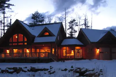 Image de Camp David - Immaculée maison de vacances en famille; Foyer; Cour de récréation; Convient aux chiens