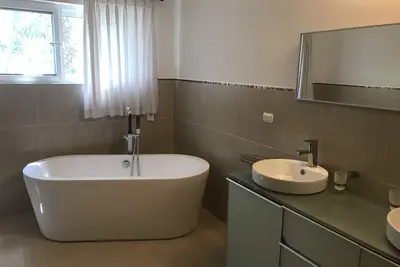 Image de Infiniti blu, condo face à l'océan