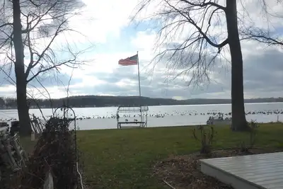Image de Bord de lac Baseline - Belle vue, zone de baignade peu profonde - Chaîne huronne des 7 lacs