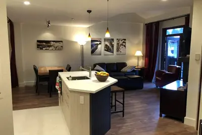 condo rénové avec les meilleures vues du village