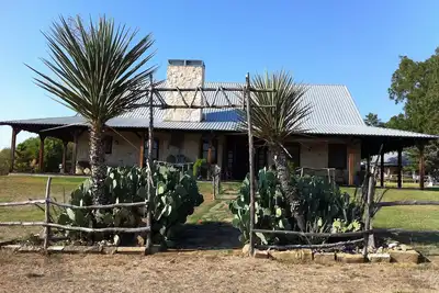 Image de Une maison d'hĂ´tes romantique, familiale et acceptant les animaux.