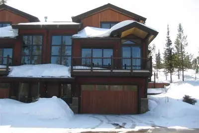 Image de Belle Maison de ville moderne! ! ! Vue imprenable sur la montagne! Meilleur Clubhouse!