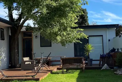 Image de Lower Bluff -The Beach Escape, Big Yard, Pets & boats yes, great shaded Deck